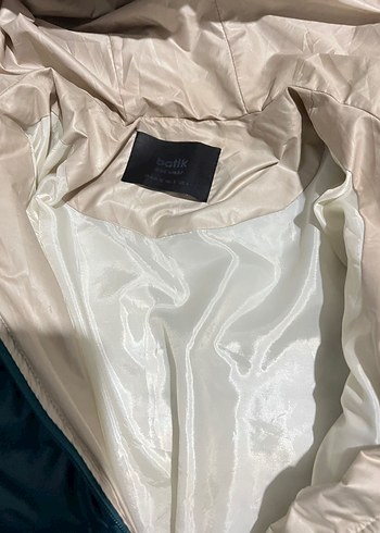 Parlak Mavi Kapüşonlu Kadın Mont - Görsel 3