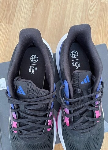 42 Beden Orijinal adidas spor ayakkabı