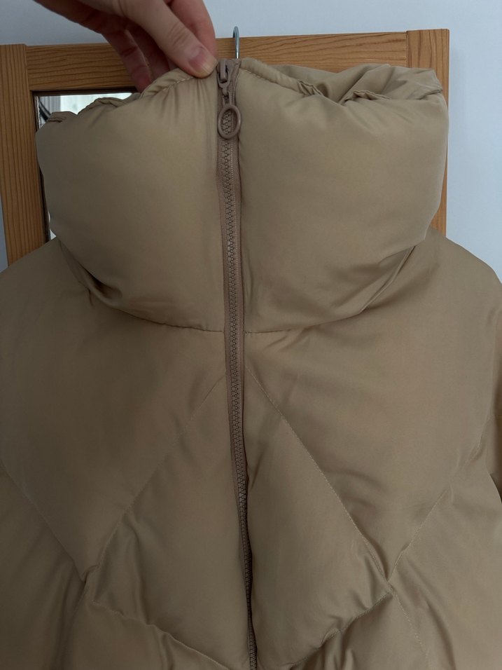 Bej Kadın Kısa Yüksek Yakalı Mont - Görsel 2