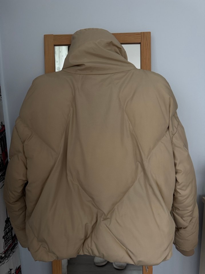 Bej Kadın Kısa Yüksek Yakalı Mont - Görsel 4