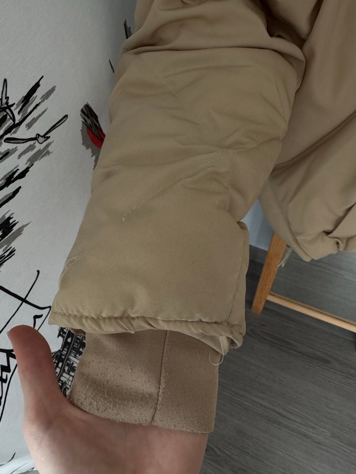 Bej Kadın Kısa Yüksek Yakalı Mont - Görsel 3