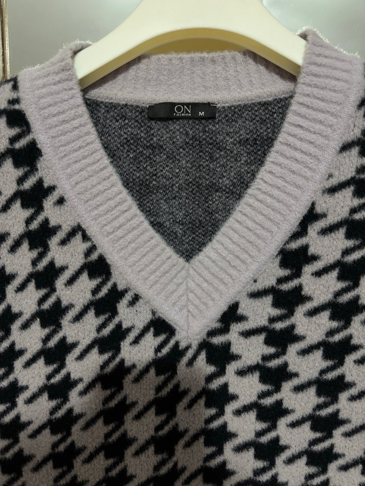 Gri V Yaka Kadın Triko Süveter - Görsel 2