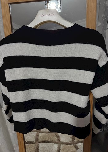 Düğmeli Siyah Beyaz Çizgili Hırka - Görsel 3