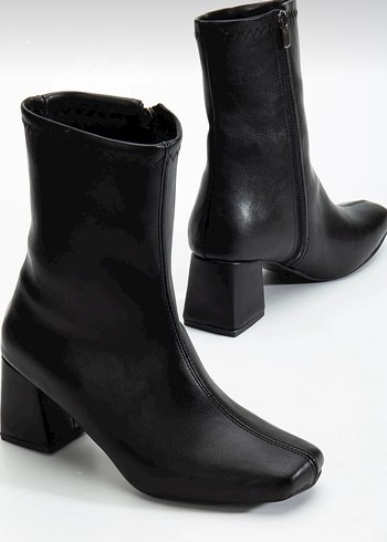 Siyah Deri Tokalı Kadın Topuklu Bot - Görsel 3