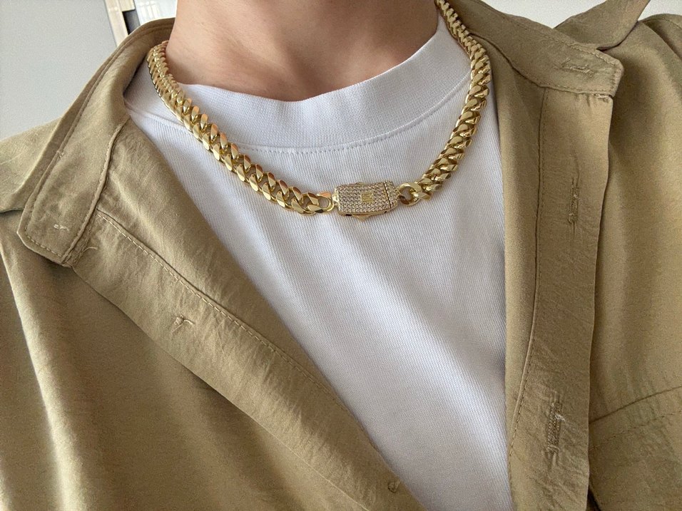 Zincir Detaylı Altın Renk Kadın Bileklik - Görsel 2