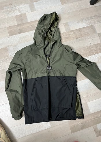 l Beden Pull&Bear Kapüşonlu, Fermuarlı Yağmurluk