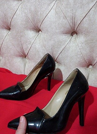 Zara Siteletto