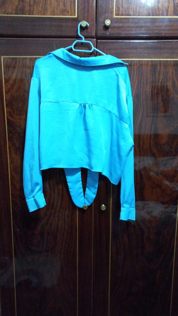 Mavi V-Yaka Düğmeli Kadın Gömlek - Görsel 2