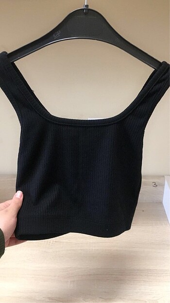 Siyah Crop