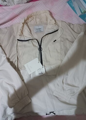 pull and bear rüzgarlık