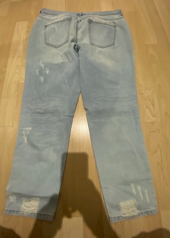 Çiçek Desenli Düğmeli Mavi Kot Pantolon - Görsel 3