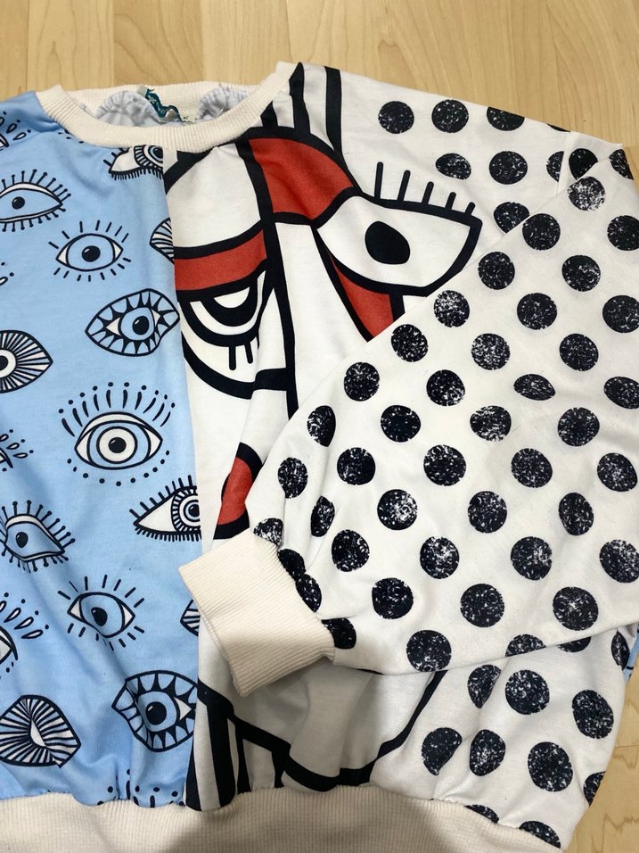 Kadın Renkli Baskılı Kısa Sweatshirt - Görsel 2