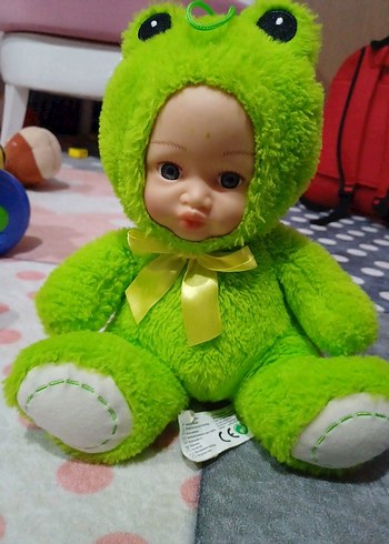Barbie Yeşil Kurbağa Kostümlü Bebek