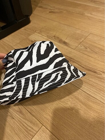 Diğer bucket zebra şapka