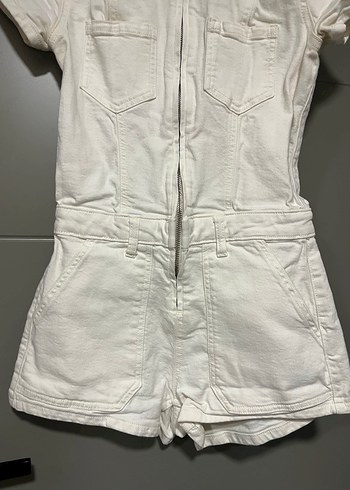 Beyaz Kısa Kollu Mini Bershka Tulum - Görsel 3