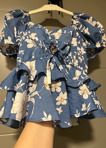 Çiçek Desenli Volanlı Kadın Bluz - Görsel 2