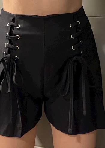 Kuş Gözü Detaylı Bağlamalı Siyah Gotik Mini Şort Etek - Görsel 5