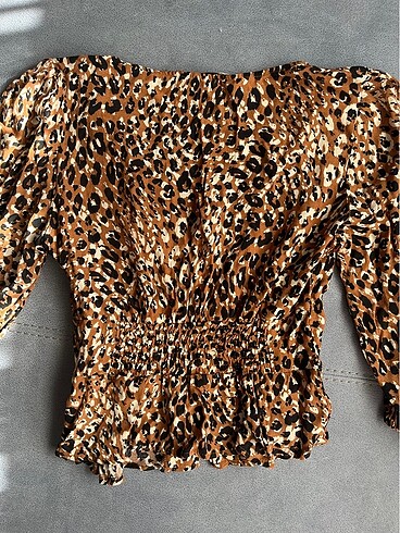 Stradivarius beli lastikli leopar bluz