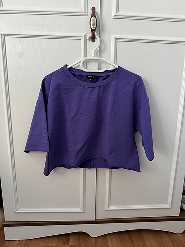 Fabrika mor crop
