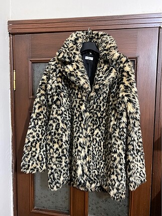 Leopar desenli kürk