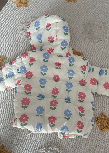 Marks and Spencer Kız Çocuk Çiçek Desenli Kapüşonlu Mont - Görsel 4