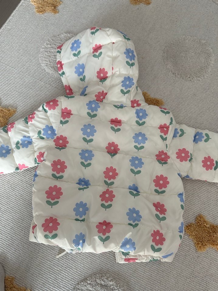 Marks and Spencer Kız Çocuk Çiçek Desenli Kapüşonlu Mont - Görsel 4