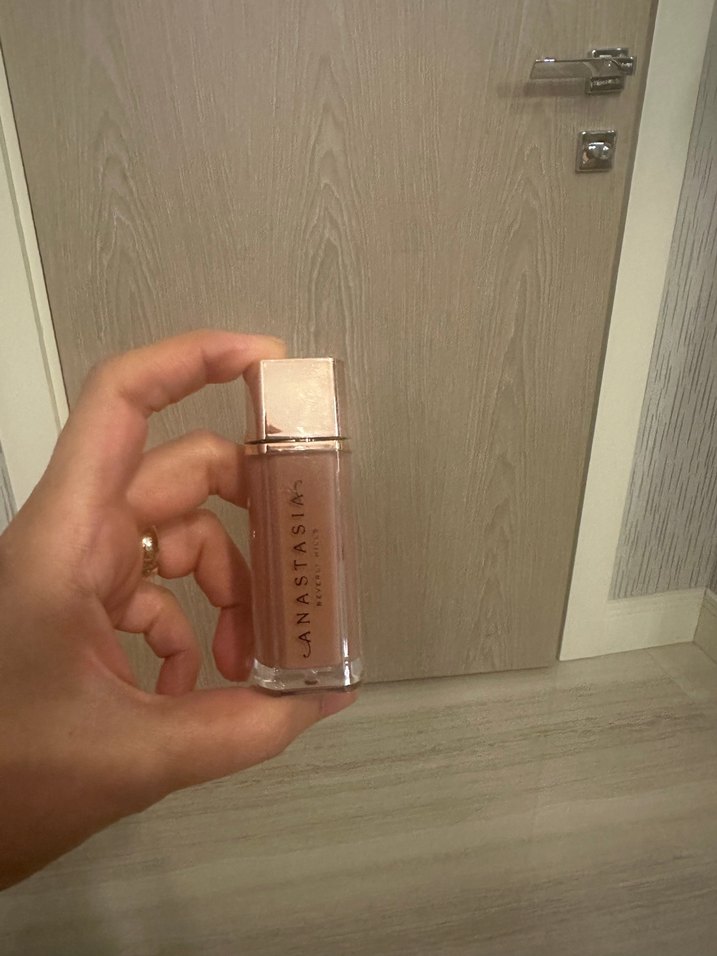 Anastasia Beverly Hills Lip Velvet Ruj - Bej - Görsel 3