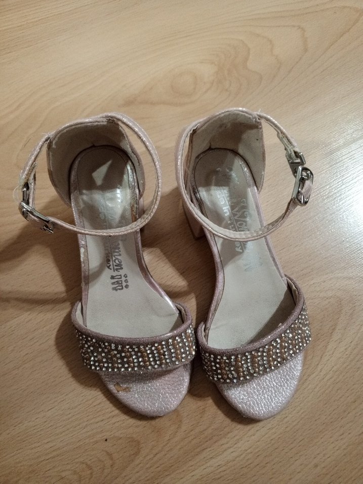 Kız Çocuk Pembe Parlak Süet Kemerli Özel Ayakkabı - Görsel 2