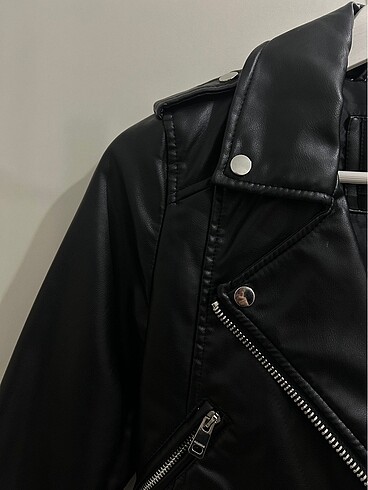 xs Beden PULL BEAR SİYAH DERİ CEKET