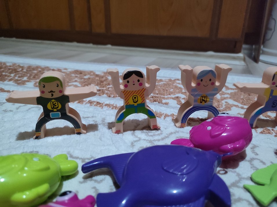 Renkli Plastik Deniz ve Figür Oyuncakları - Görsel 3