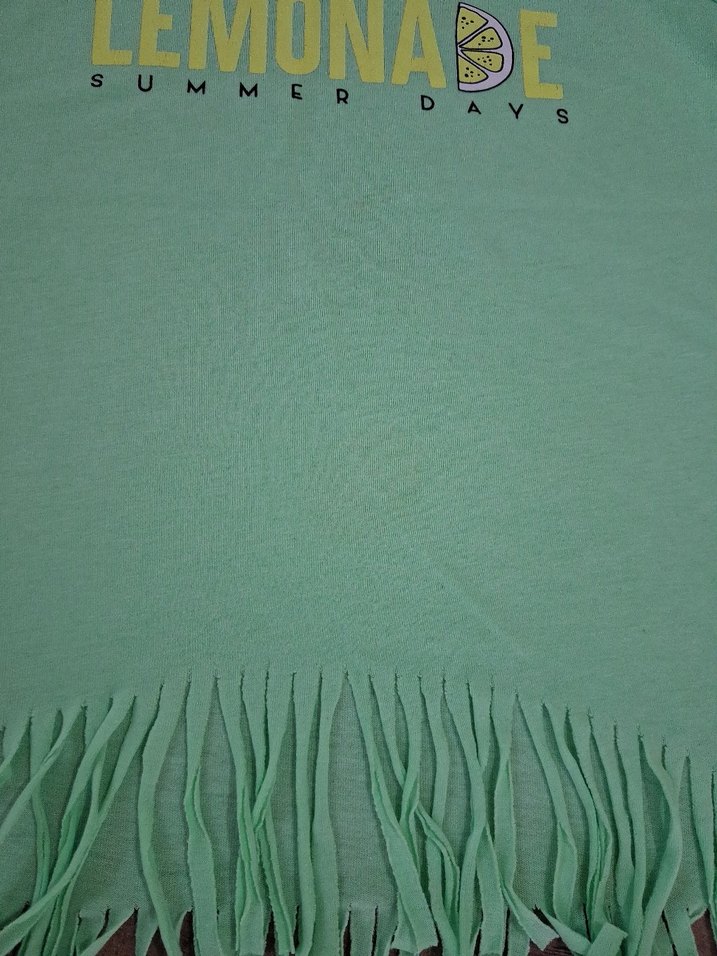 Yeşil Püsküllü Kolsuz Kız Tişörtü - Görsel 3