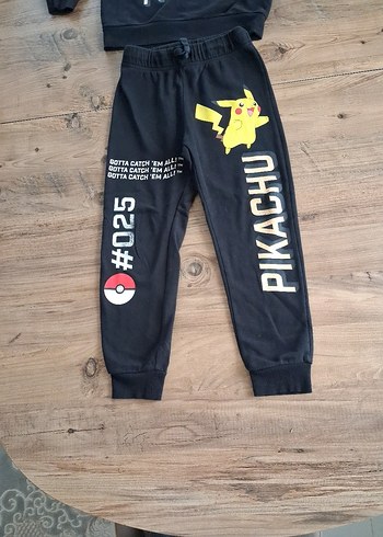 Pikachu Baskılı Siyah Kapüşonlu Erkek Eşofman Takımı h&m - Görsel 3