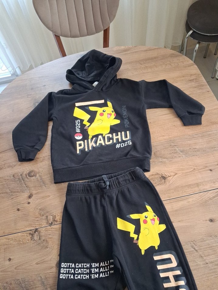 Pikachu Baskılı Siyah Kapüşonlu Erkek Eşofman Takımı h&m - Görsel 2