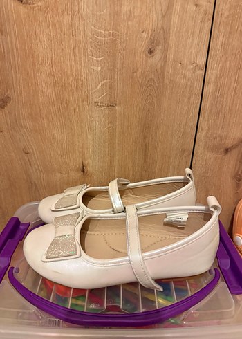 Kız Çocuk Beyaz Tokalı Babet Ayakkabı - Görsel 2