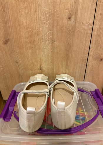 Kız Çocuk Beyaz Tokalı Babet Ayakkabı - Görsel 3