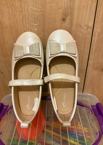 Kız Çocuk Beyaz Tokalı Babet Ayakkabı - Görsel 4