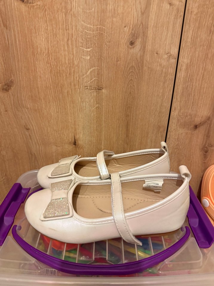 Kız Çocuk Beyaz Tokalı Babet Ayakkabı - Görsel 2