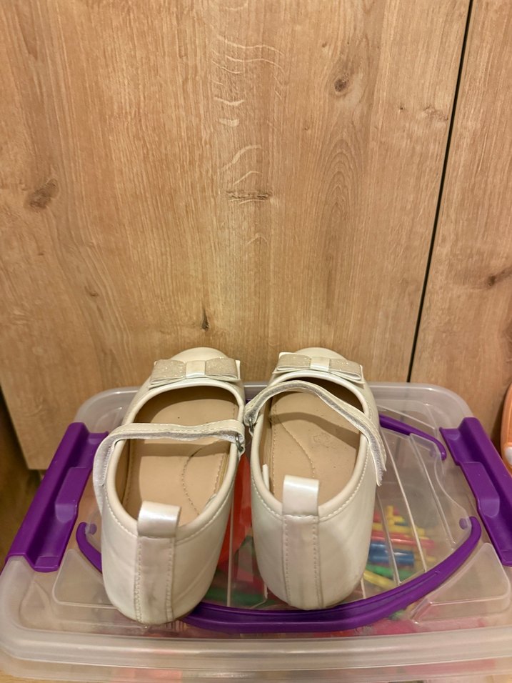 Kız Çocuk Beyaz Tokalı Babet Ayakkabı - Görsel 3