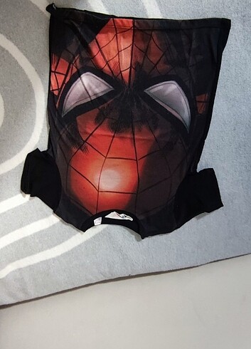 Hm Spiderman tişört 6-8 yaş 
