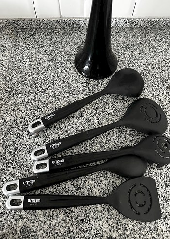 Siyah Mutfak Kepçeleri ve Standı - Görsel 2