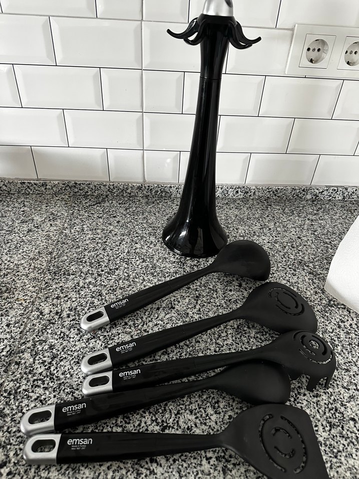 Siyah Mutfak Kepçeleri ve Standı - Görsel 3