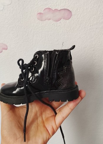 Zara Kız Çocuk Siyah Lastik Goth Bot