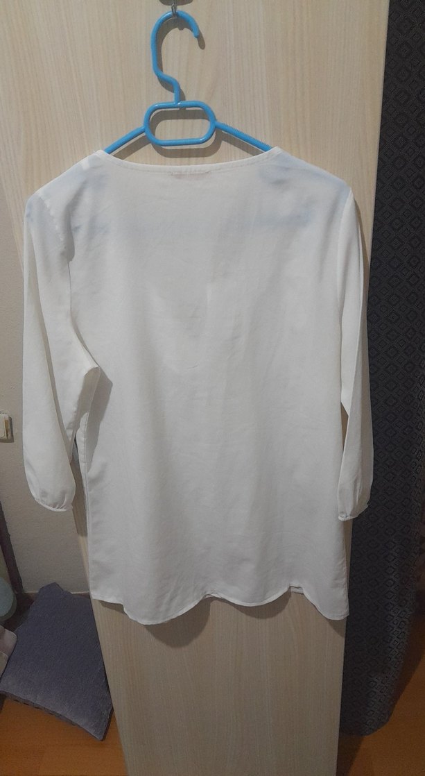 V Yaka Beyaz Kadın Pamuk gömlek - Görsel 3