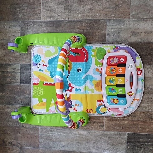 Fisher Price piyanolu oyun halısı
