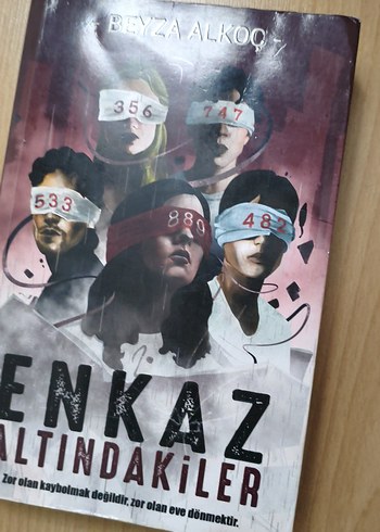 Enkaz Altındakiler - Beyza Alkoç