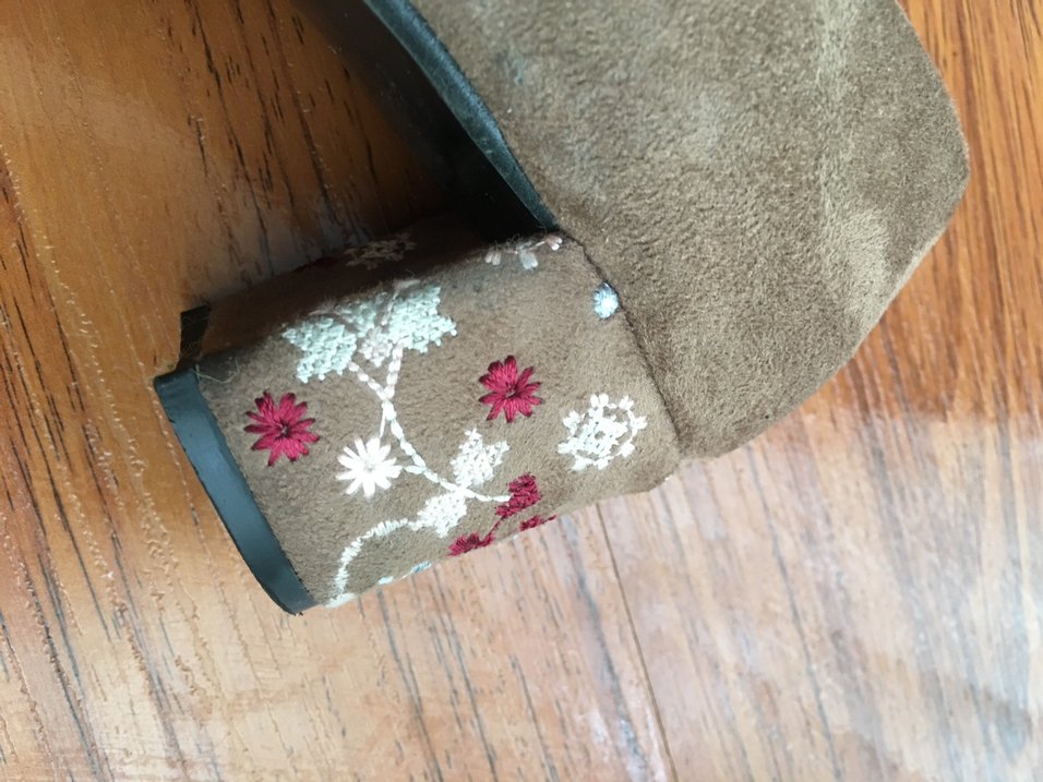 Nakışlı Süet Topuklu Kadın Ayakkabı - Görsel 4