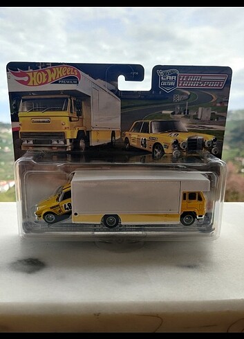 Hotwheels Team Transport Mercedes