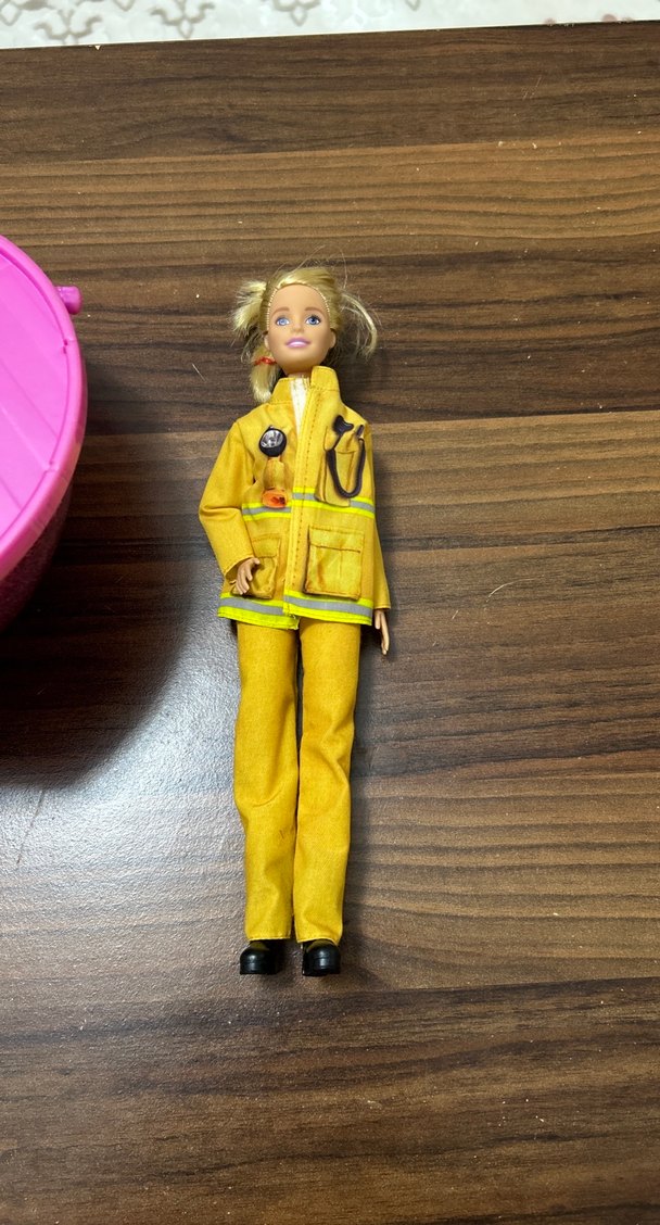 Sarı Renkli İtfaiyeci Bebek - Görsel 2