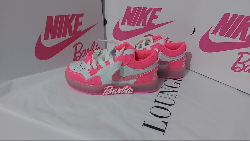 Nike Nike barbie