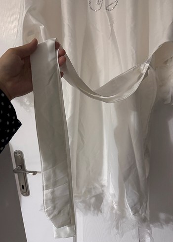 Beyaz Uzun Kadın Sabahlık Tüy Detaylı - Görsel 5